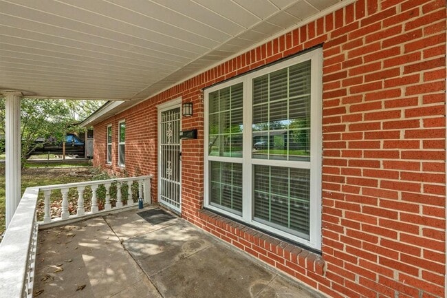 Photo - 5704 Cedardale Dr