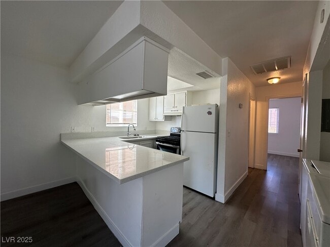 Photo - 6966 Issac Ave