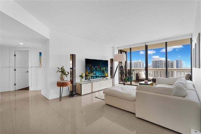 Photo - 1000 E Island Blvd Unit 2508