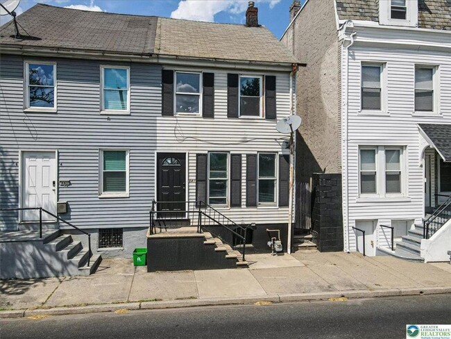 Photo - 841 Jackson St