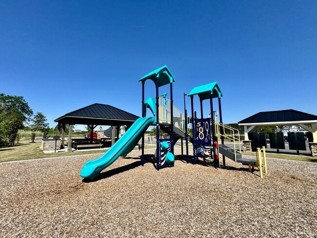 Photo - First Time Rental - Ready July 30th! 4 Bedrooms PLUS Loft! Great Views! Dog Park - Stocked Fishin...
