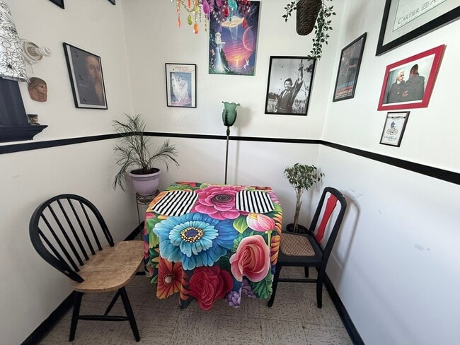 Photo - 700 Apgar St