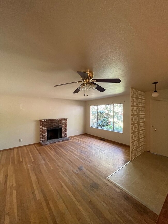 Photo - Anderson 1403-1405 Unidad 1405