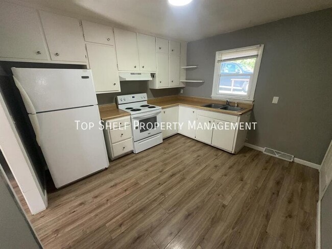 Photo - 2427 Welbeck Rd