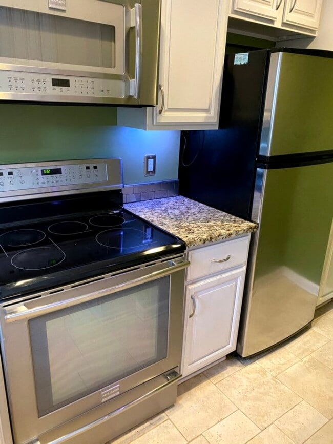 Kitchen - 1620 Briarcliff Rd NE Unit 1