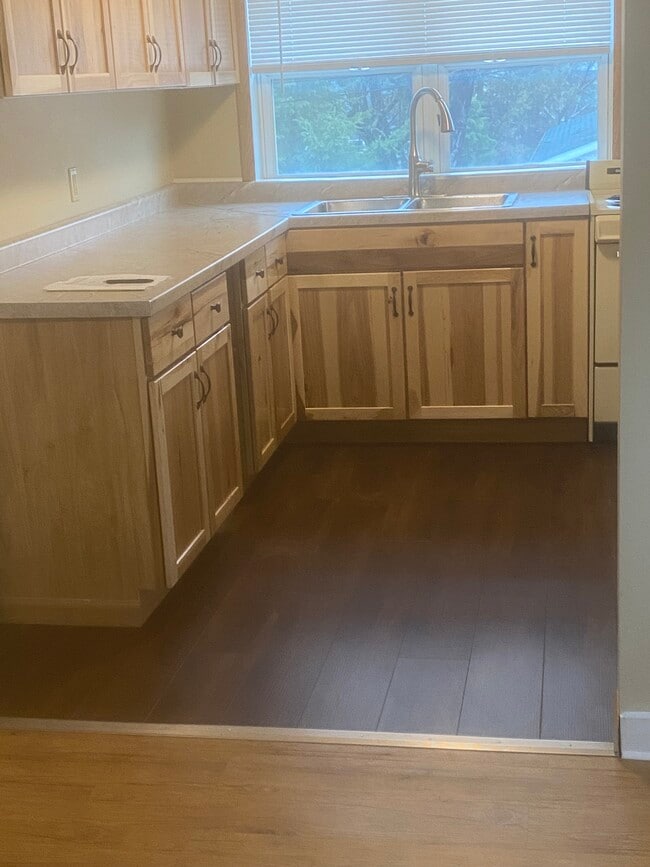 Photo - 1418 Irvine Ave NW