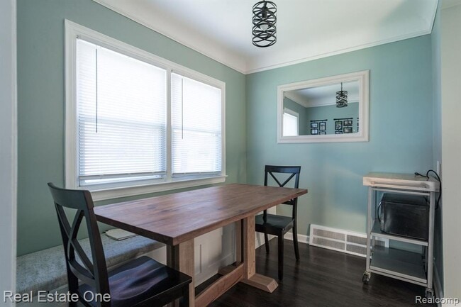 Photo - 2989 Cummings Ave