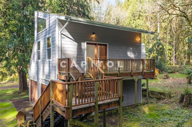 Photo - 4128 Meridian Rd NE