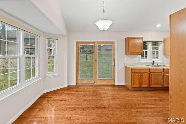 Photo - 18 Crabapple Ln