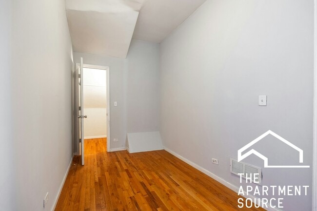 Photo - 2416 N Maplewood Ave Unit 1