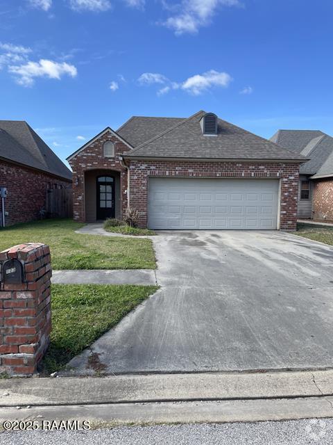 Building Photo - 123 Oakbend Dr Rental