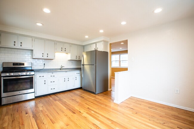 Photo - 3116 Pioneer Ave