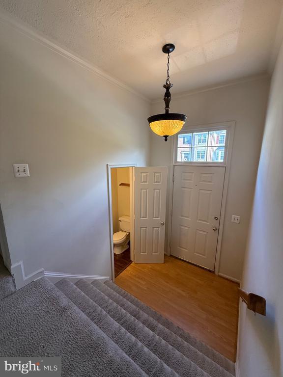 Photo - 105 W Park Dr