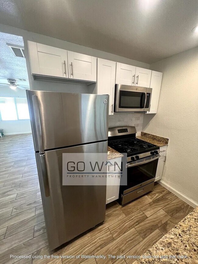Building Photo - 825 N 10th Ave Unit 2 Rental