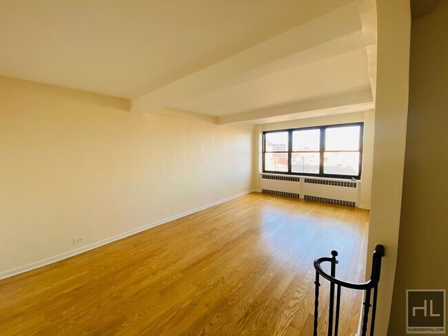 Building Photo - GRAND CONCOURSE