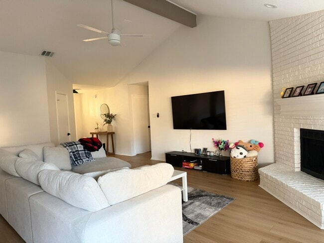 Photo - 921 Matilda Dr