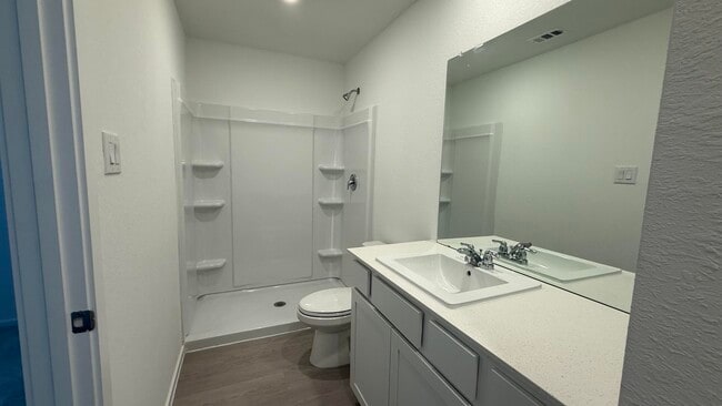 Photo - 913 Pertuso Ln