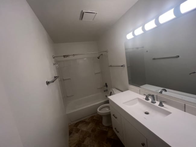 Photo - 5865 E Bogard Rd Unit 4