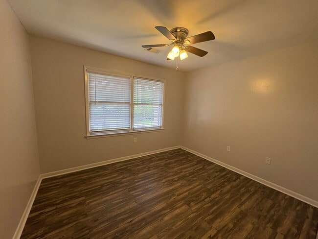 Photo - 406 Russell Pkwy Unit 4