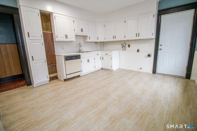 Photo - 73 Lounsbury St Unit 3