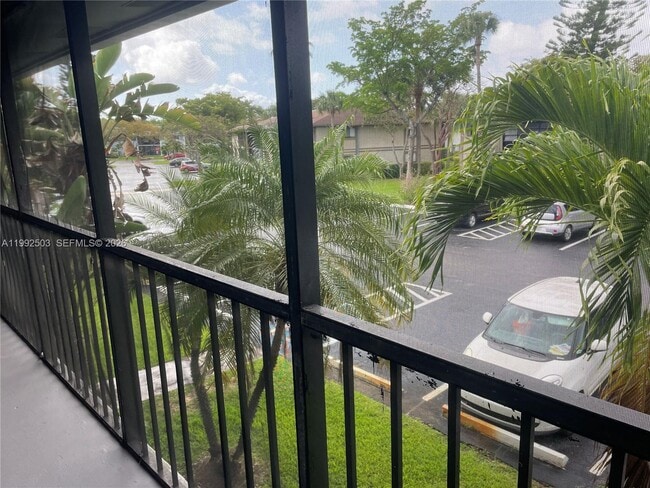 Photo - 819 NE 199th St Unit 6-205