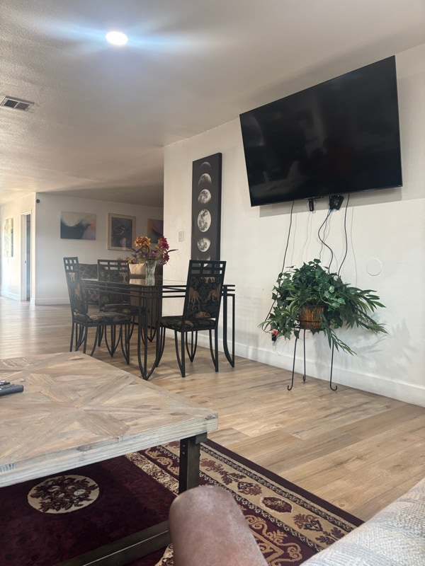 Photo - 1170 E 43rd St