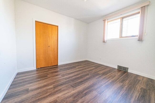 Photo - 368 Dufferin St