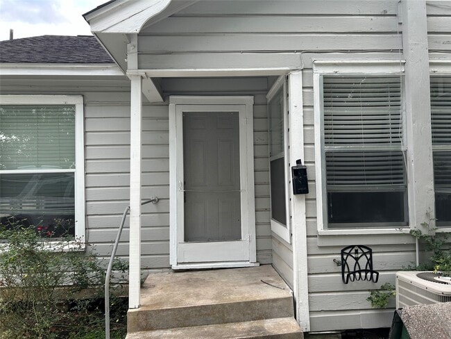 Photo - 607 E Pearce St