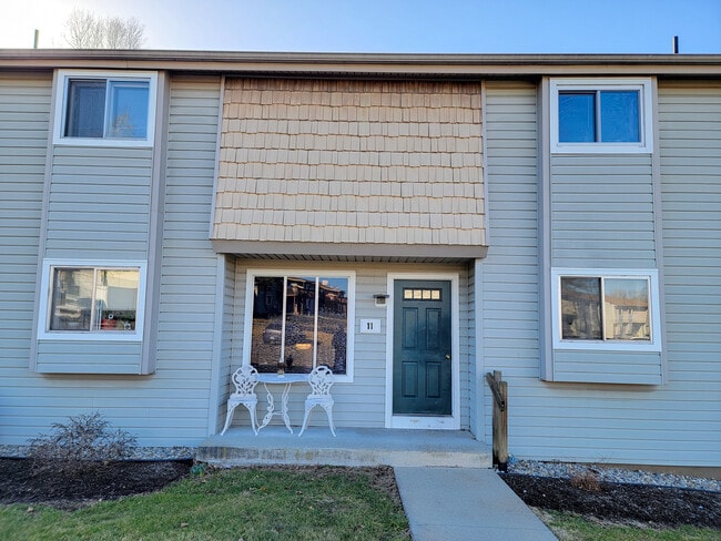 Photo - 11 Carillon Dr Unit APT C
