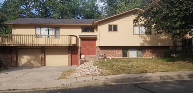 Building Photo - 3420 Clubheights Dr