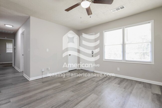 Photo - 4715 Avery St