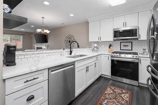 Photo - 5721 136th St SE