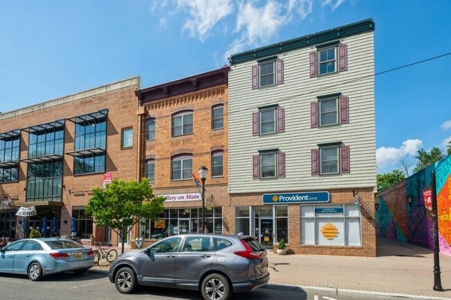 Photo - 28 W Main St Apartment Unit 3D