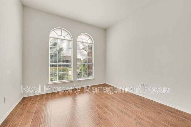 Photo - 1004 Trickham Dr