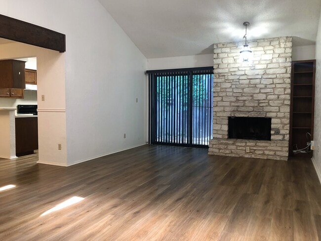 Photo - 6503 Hart Ln