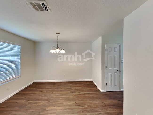 Photo - 144 Cenizo Spring