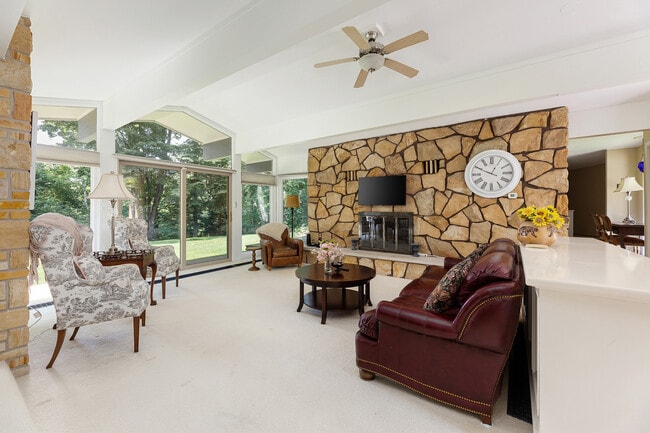 Photo - 3528 Potter Rd