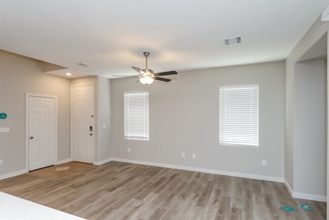 Photo - 7543 Holiday Hills St