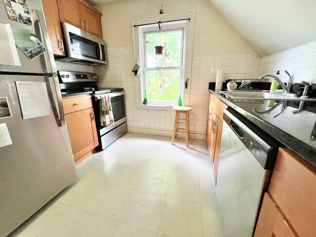 Photo - 87 Wallingford Rd Unit 3