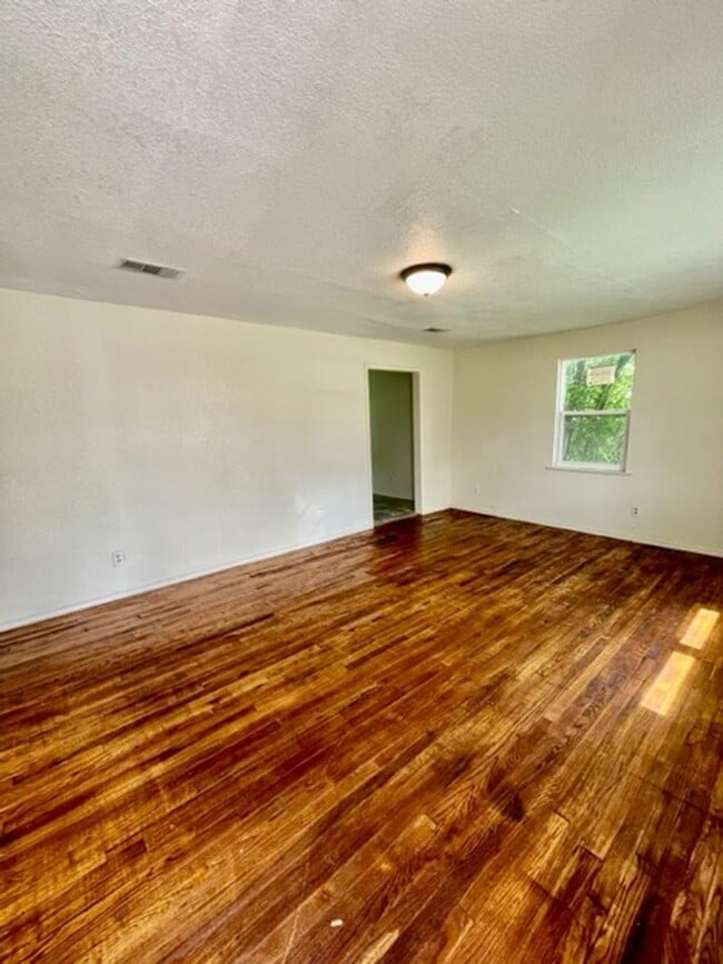 Photo - 2605 Speight Ave