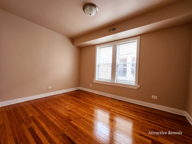 Photo - 4828 W Adams St Unidad 2