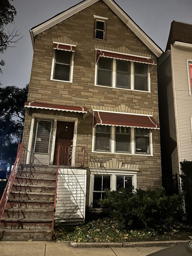 Building Photo - 4840 S Racine Ave Unit 1FR Rental