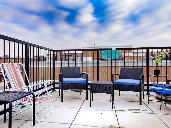 Photo - 2422 17th St NW Unit 204