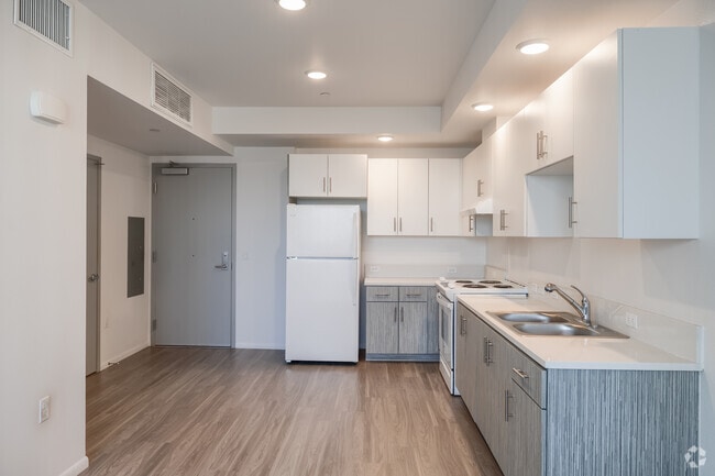 1BR, 1BA - 480SF - Kitchen