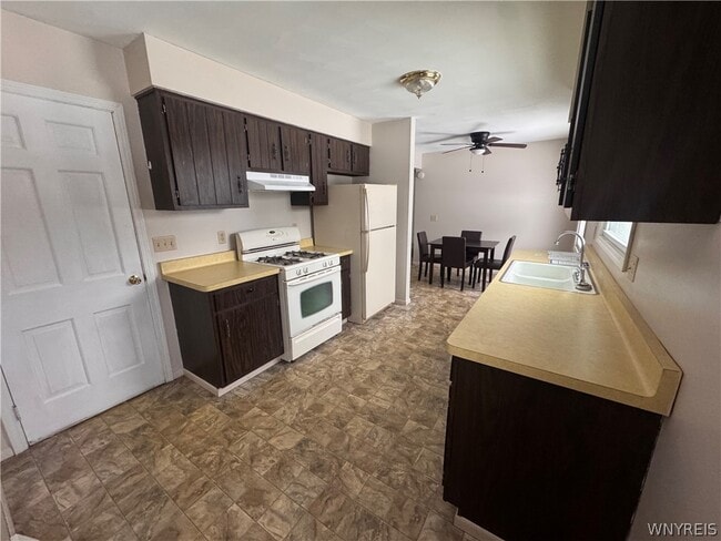 Photo - 10035 Creek Rd