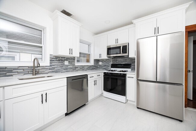 Photo - 19 Puritan Rd Unit 19