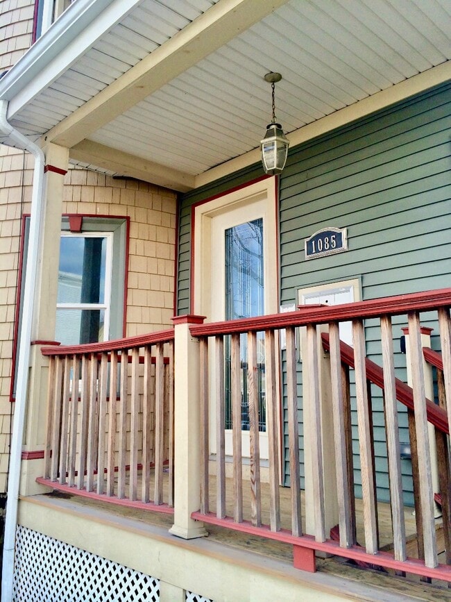 Building Photo - 1085 Dorchester Ave Unit 2