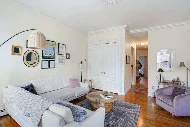 Photo - 315 Beacon St