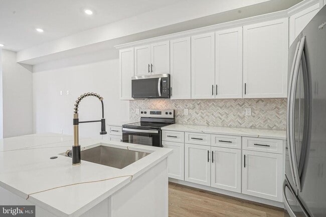 Photo - 952 N Marshall St