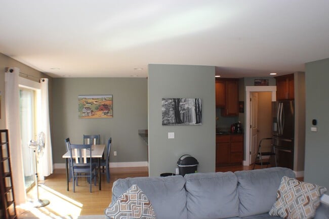 Photo - 3 Bedroom 2.5 Townhome